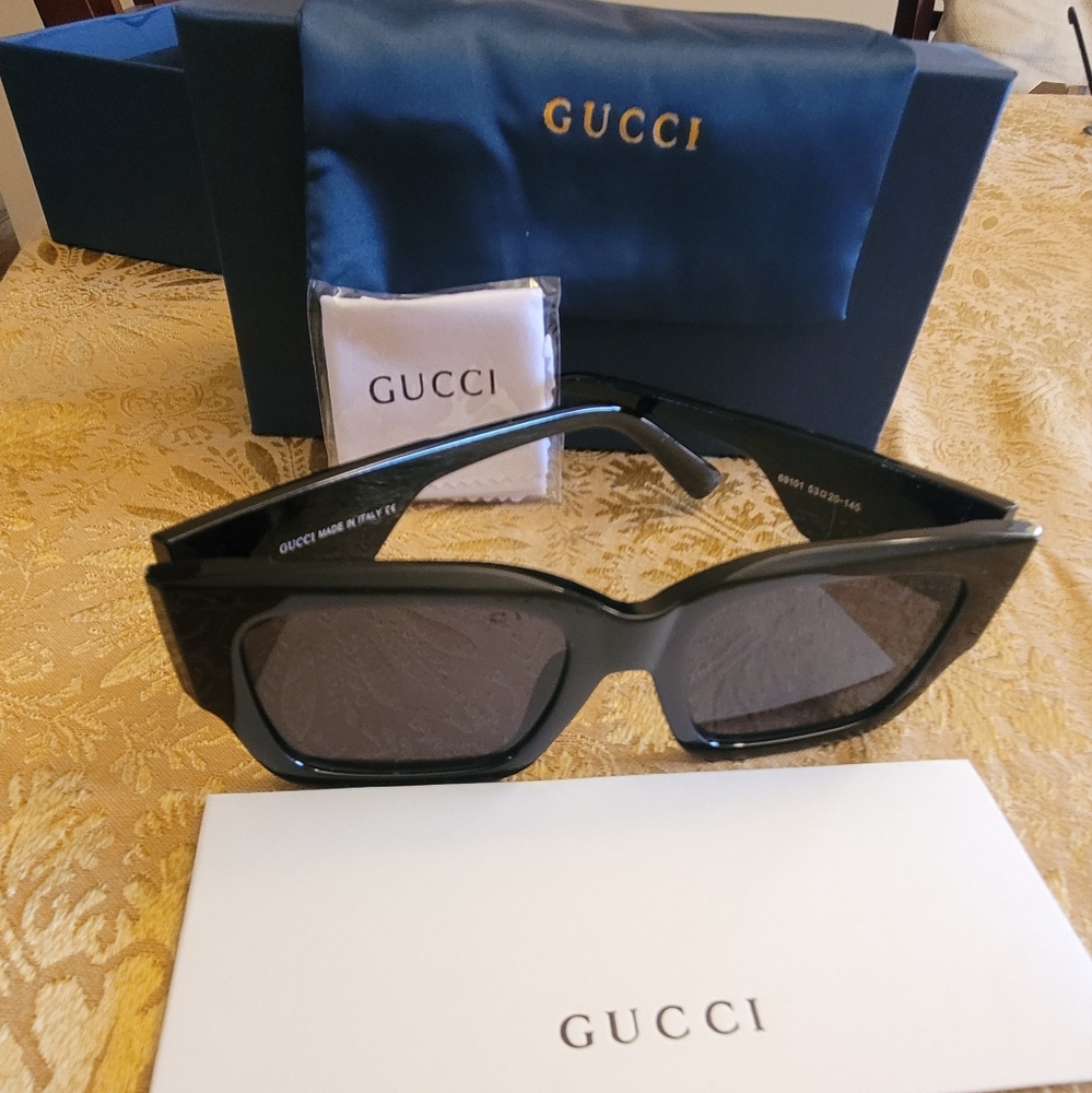 Gucci Black Sunglasses